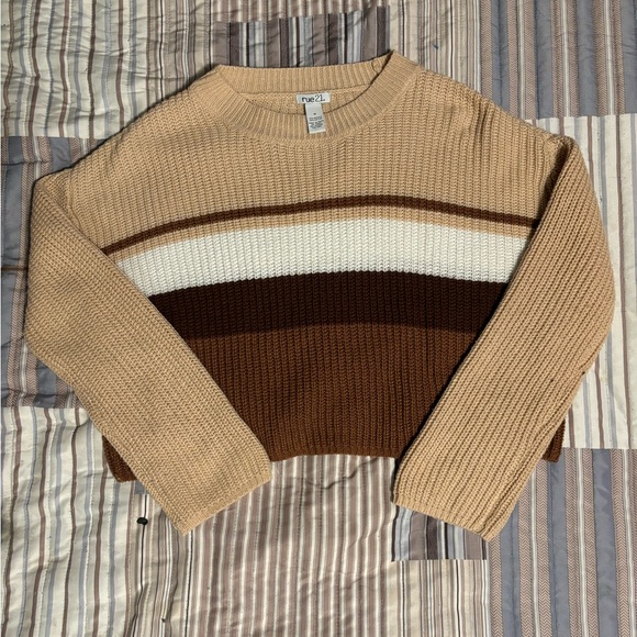 Cropped long sleeve sweater - Picture 1 of 4